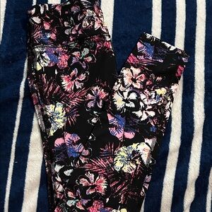 Material Girl Floral Print Leggings Sz Medium